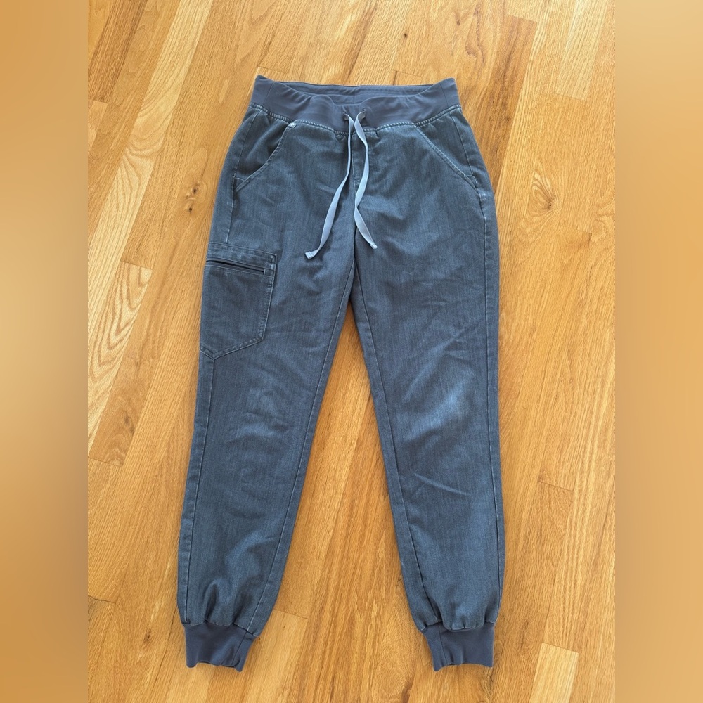 Figs graphite scrub joggers